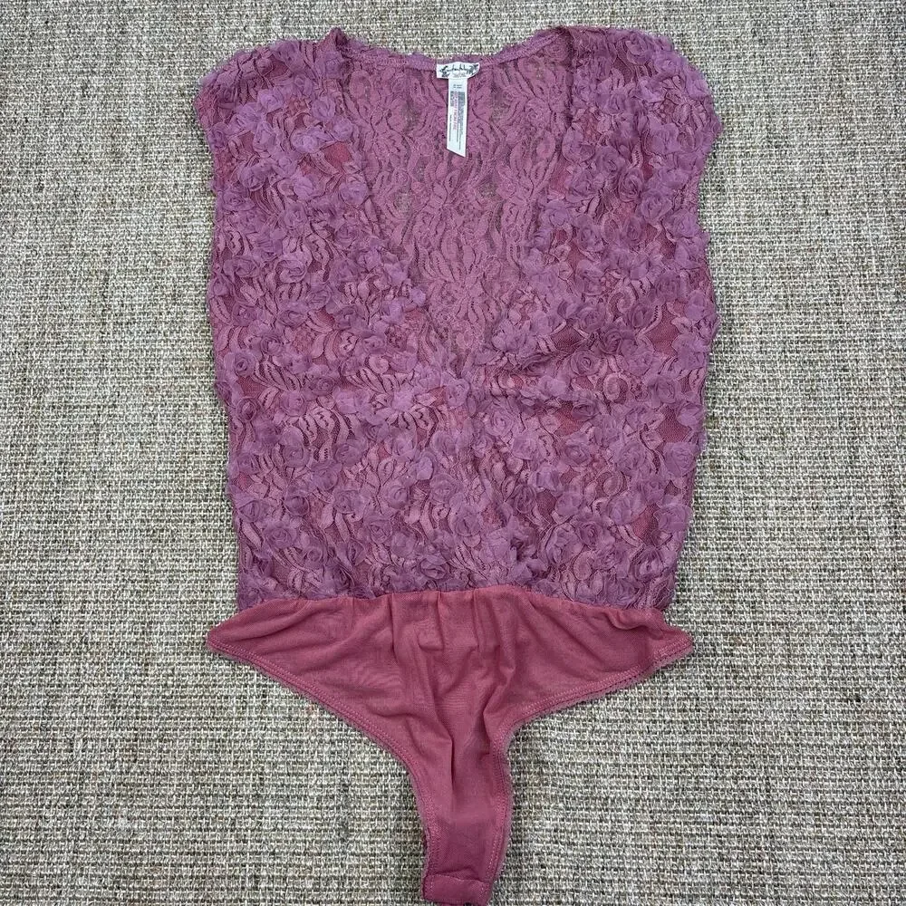 🌸 Intimately Free People | Size Small | Mauve Lace Bodysuit